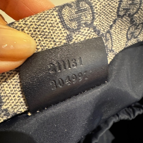 Authentic GUCCI GG Plus Monogram Supreme Messenger Bag - Navy/Grey - Picture 7 of 13